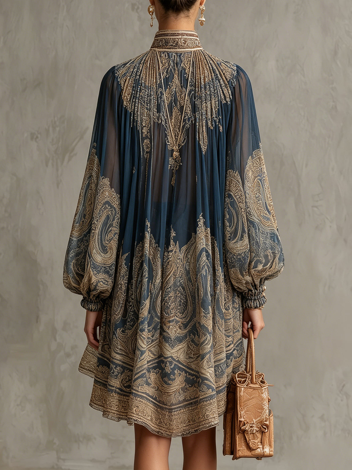 Vestido Mini Azul Marino de Chifón con Estampado Barroco