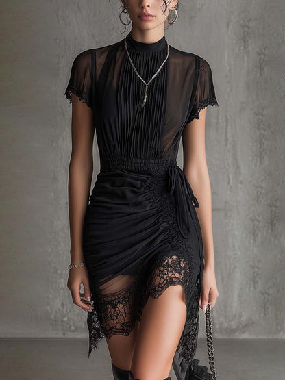 Vestido Mini Negro de Chifón con Cintura Plisada