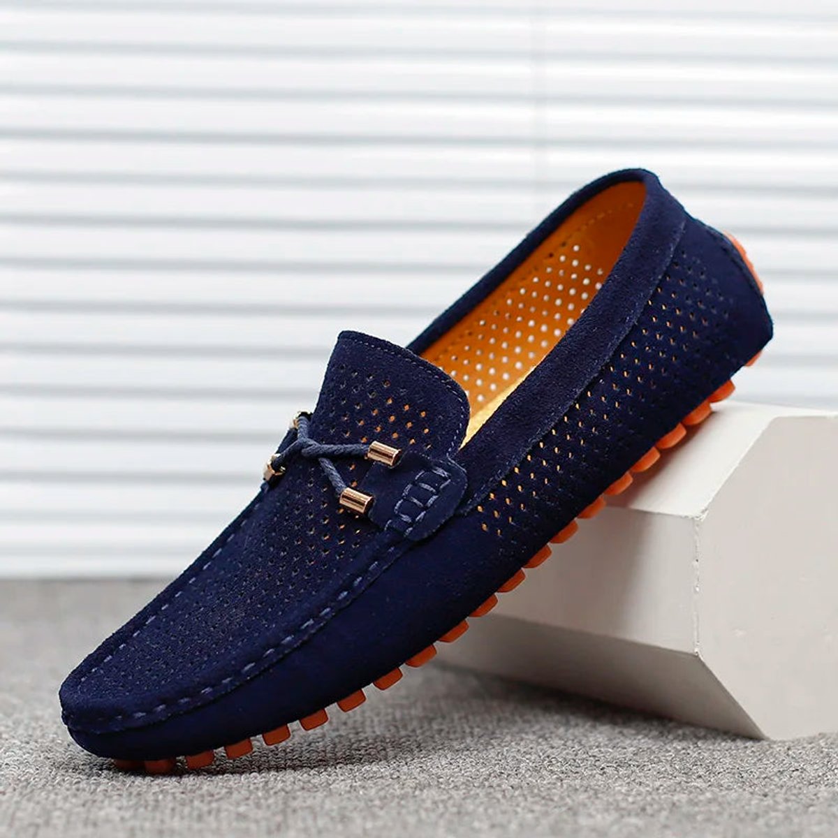 Sebastian | Mocasines de Ante Perforado sin Cordones para Hombre